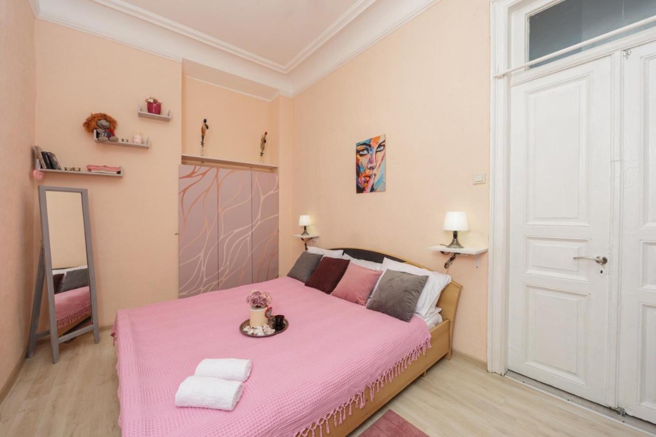 Comfortable Apartment In The Very Center Of Odessa Eksteriør bilde